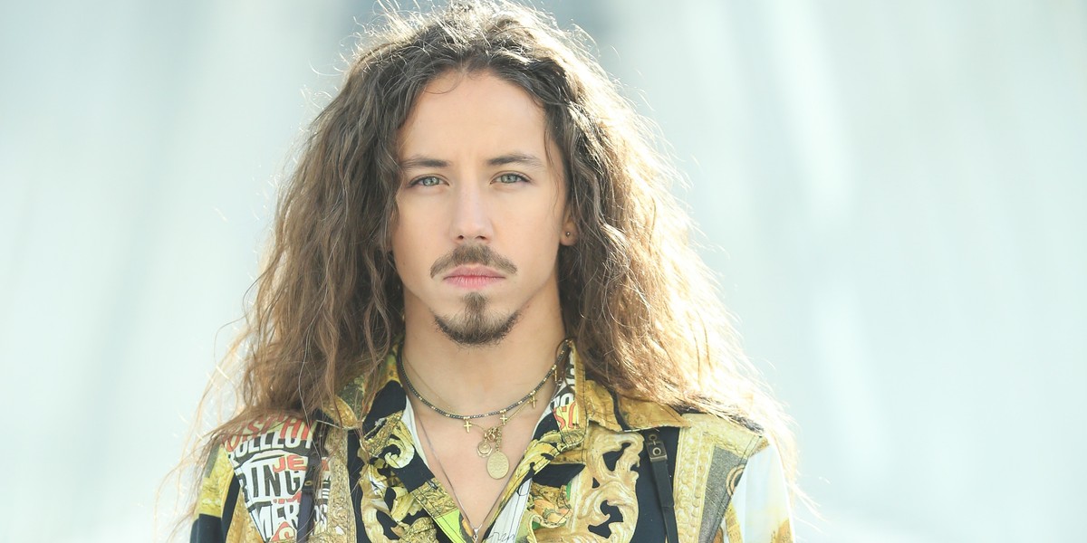 Michał Szpak wspomina zmarłą mamę. Pokazał zdjęcie z albumu rodzinnego