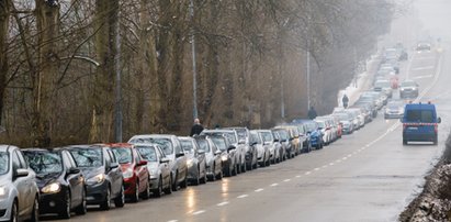 Kolejki do testów na COVID-19 i szpitali. Dramatyczny apel pielęgniarki: "Chcecie, żeby Wasi bliscy umierali w domach?"