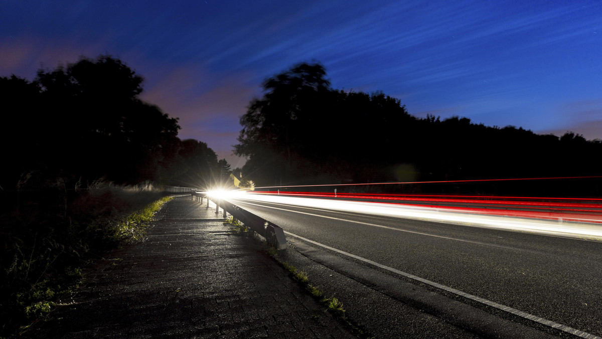 Spółka Estradas de Portugal (EP), największy operator portugalskich autostrad, ogranicza swoje wydatki poprzez oszczędzanie na prądzie. Od przyszłego roku firma będzie m.in. wyłączać oświetlenie na niektórych trasach.