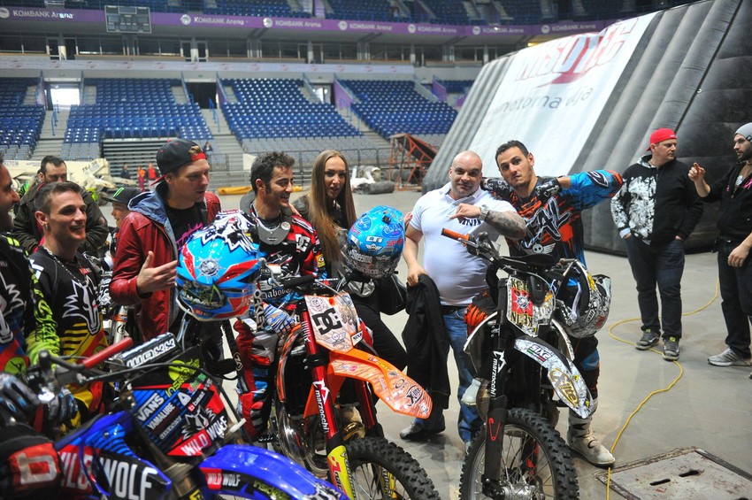 Goga i Igor (u beloj majici) su se družili sa motoristima