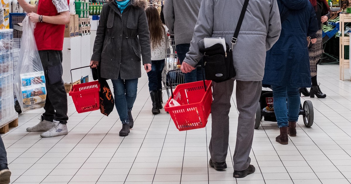 Zimą Polacy wykupują ten towar na potęgę. Tak sklepy pozmieniały ceny