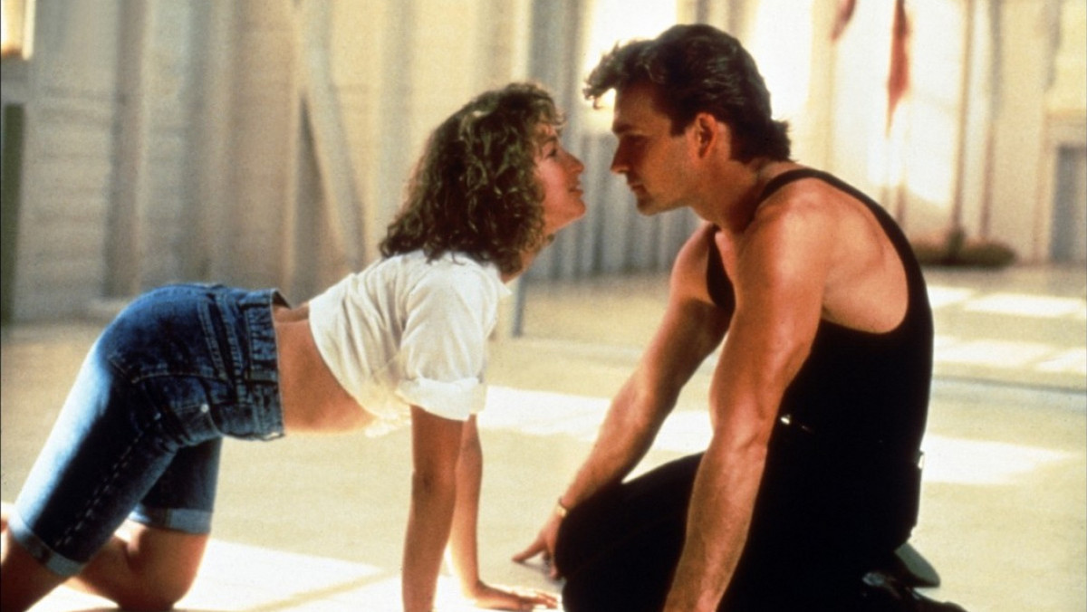 Jennifer Grey, która w kultowym "Dirty Dancing" wcielała się w uroczą Baby, pokazała sentymentalne zdjęcie na Instagramie. Aktorka założyła niezapomnianą sukienkę, którą 30 lat temu nosiła jej bohaterka.