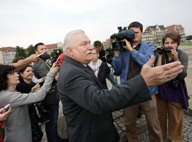 Incydent przed stocznią. Wałęsa: Brudny jesteś, facet!