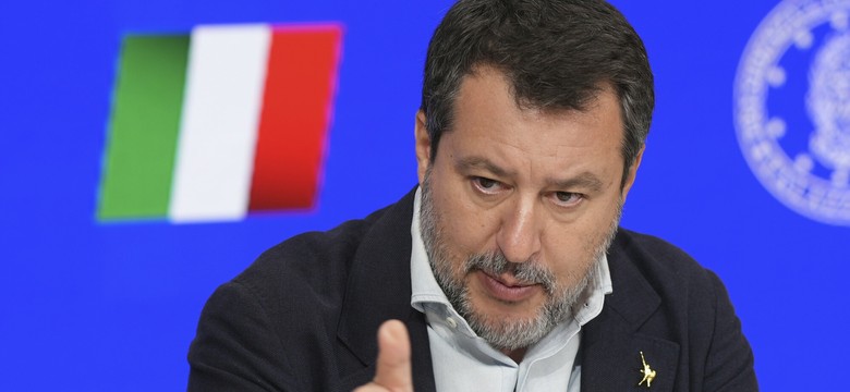 Salvini do Macrona: Załóż hełm, kamizelkę, weź karabin i jedź sobie do Ukrainy