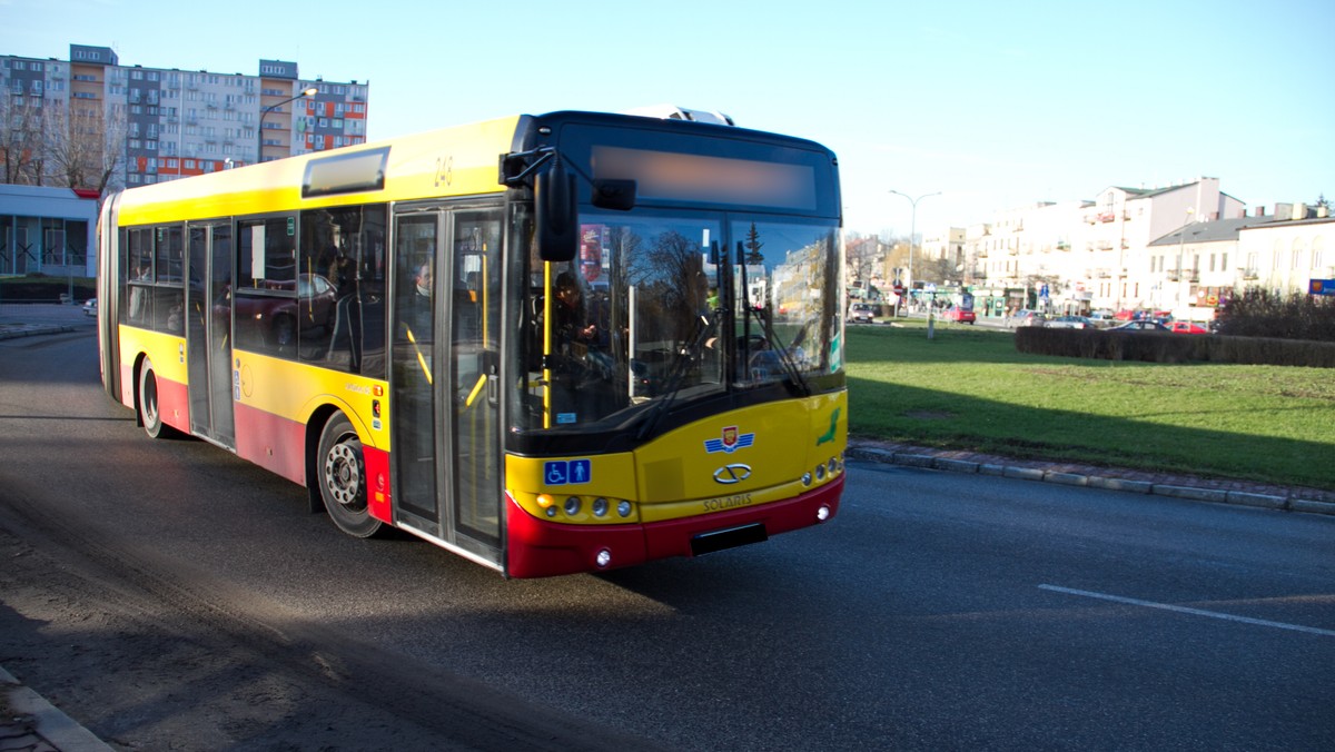 Zarząd Transportu Miejskiego w Kielcach poinformował o wprowadzeniu zmian w komunikacji miejskiej w okresie świątecznym. W okresie poprzedzającym Wielkanoc zmianie ulegną również godziny otwarcia punktów obsługi klienta i sprzedaży biletów.