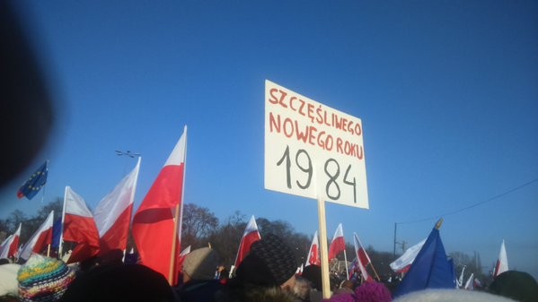 Manifestacje KOD w obronie wolności. Najciekawsze transparenty