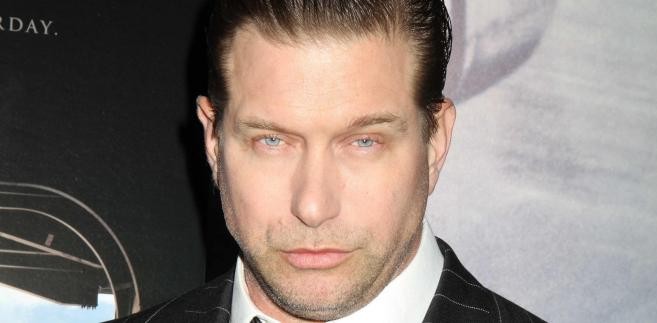 <b>Stephen Baldwin</b>
<br>
<br>
Najmłodszy z aktorskiego klanu Baldwinów nie zapłacił podatku w latach 2008, 2009 i 2010 - w sumie był winny amerykańskiemu fiskusowi około 350 tysięcy dolarów. 
<br>
Aktor został w grudniu zeszłego roku aresztowany, ale sąd dął muu szansę na spłacenie długu i warunkowo zawiesił wykonanie kary.
