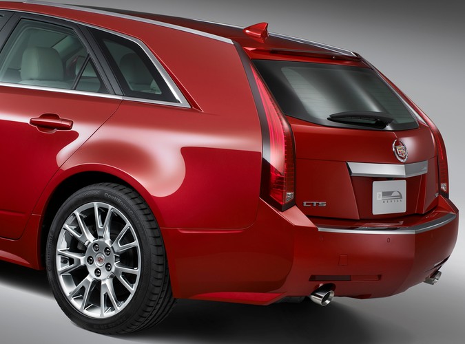 Kanciasta karoseria z wielkimi, pionowymi światłami robi wrażenie