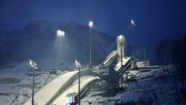 simon ammann wycofany z turnieju czterech skoczni. szwajcar nie dokońc