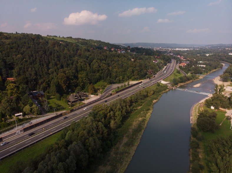 Obecnie S7 kończy się (patrząc od południa) w Myślenicach