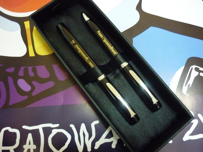 Aukcja WOŚP i PiS na Allegro