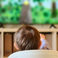 Valóban autizmust okozhat a gyerekeknél a túl sok képernyőidő? Az orvos válaszol