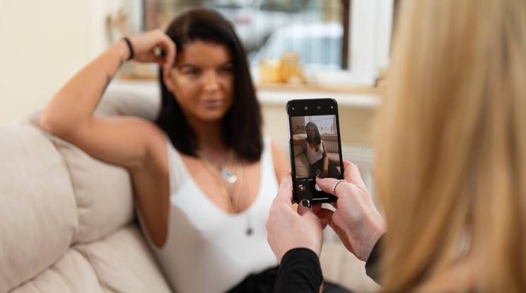 Beth Spiby a 23 éves webcam model és édesanyja - Fotó: Northfoto