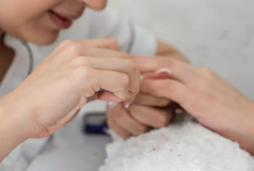 Najnowszy trend w manicure. Tak teraz malujemy paznokcie