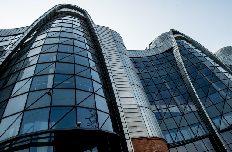 Rewitalizacja kompleksu trwała od 2008 do 2013 roku. W jej ramach zachowano dwa kompleksy budynków.<br>
Zdj. PAP/Grzegorz Michałowski