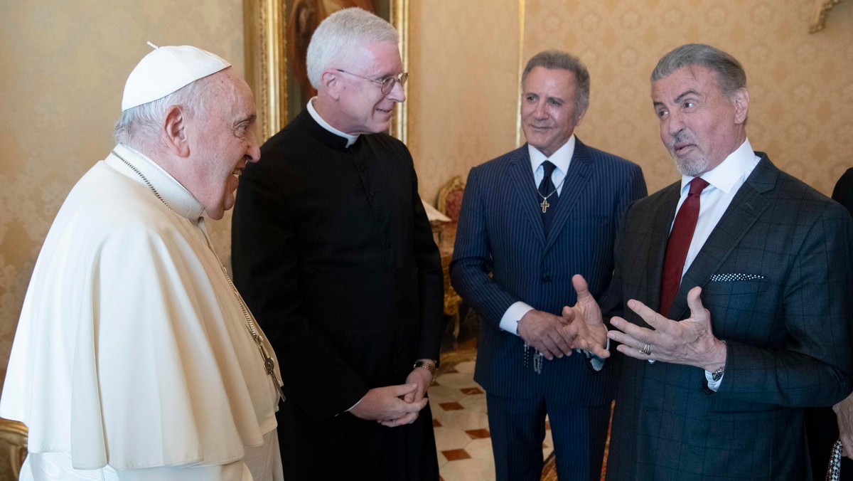 Papież Franciszek w "sparingu bokserskim" z Sylvesterem Stallone’em [WIDEO]