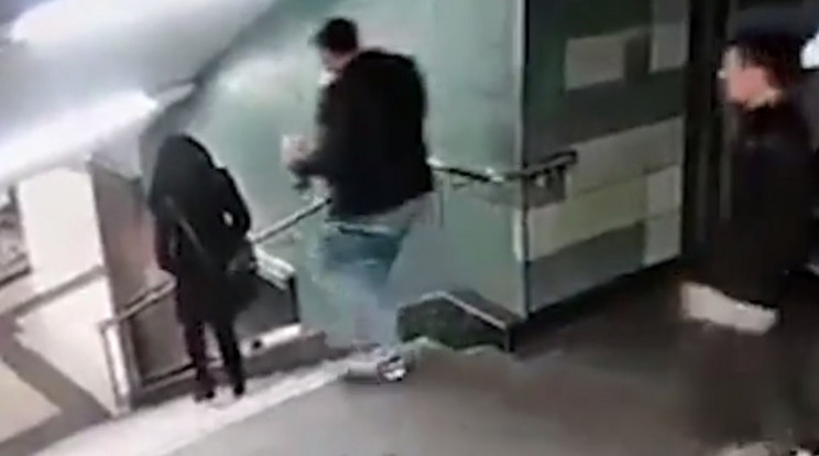 A szerencsétlen nő mit sem sejtve igyekezett a metróhoz, amikor hátulról megtámadták