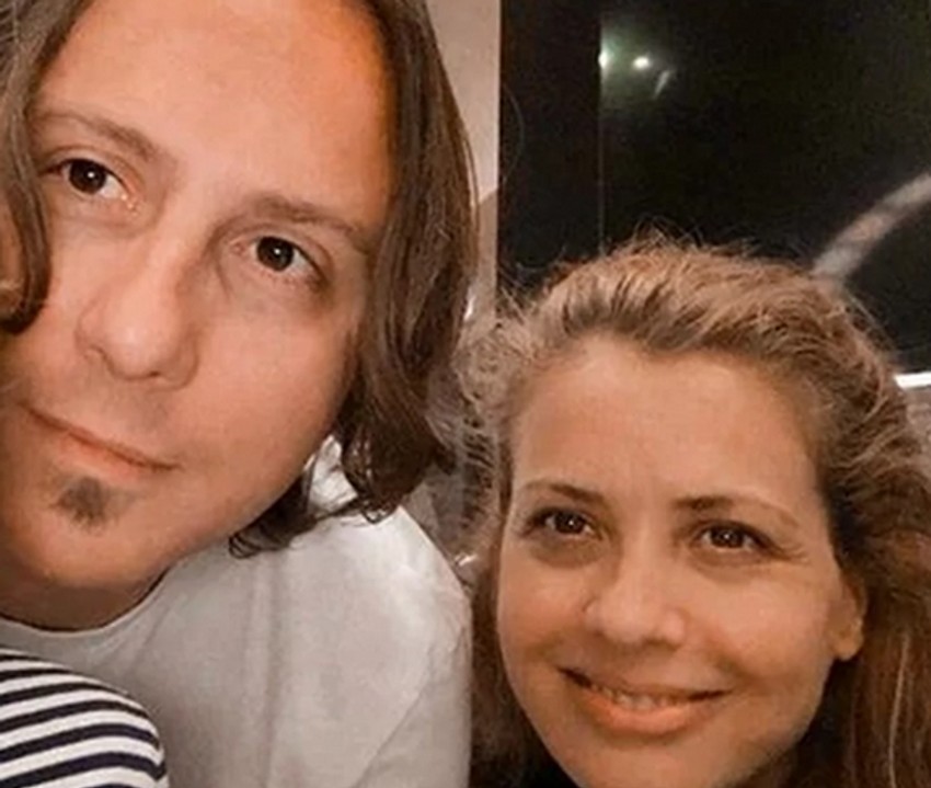 Ivana Baltić pozira sa mužem