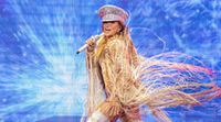 Jennifer Lopez bőr szettben mutatta meg tökéletes alakját, belepirulunk a látványba, annyira merész lett a végeredmény