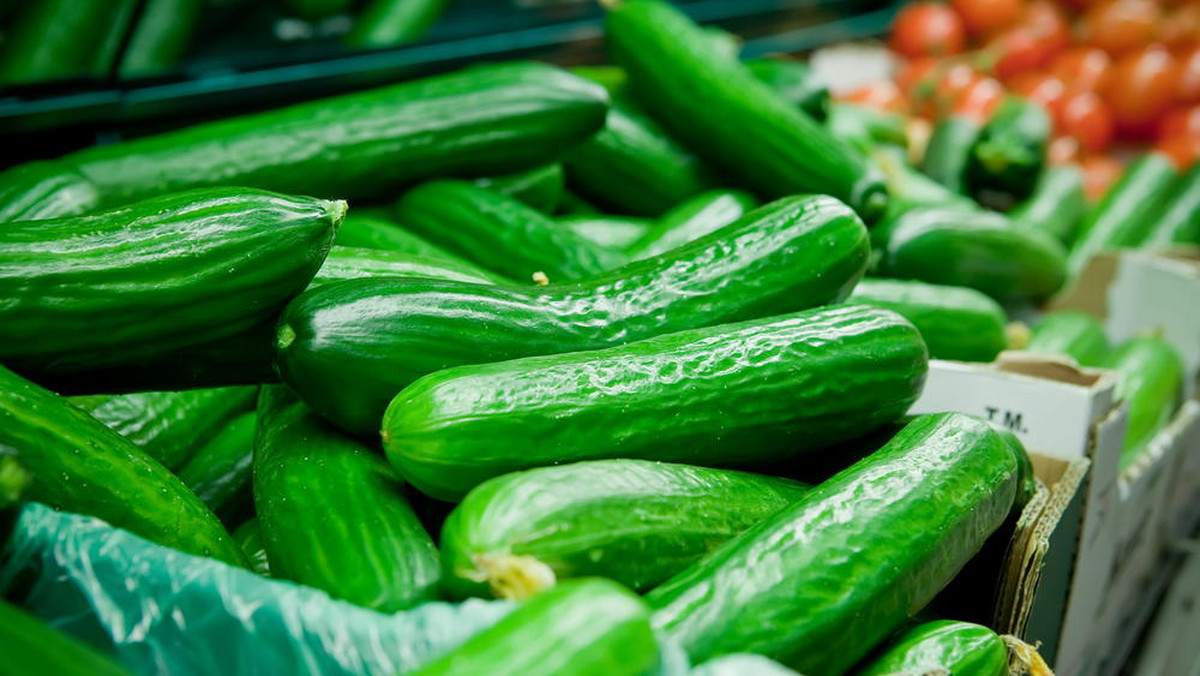 Na rynku hurtowym w Broniszach jest coraz więcej importowanych warzyw. Dużo jest ogórków, coraz więcej papryki, cukinii i bakłażanów. Można też kupić sałaty i brokuły.