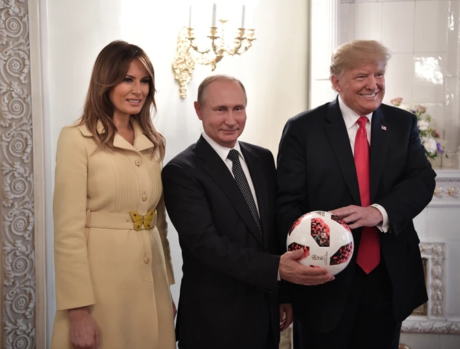 Donald i Melanija Tramp sa Vladimirom Putinom 2018. godine