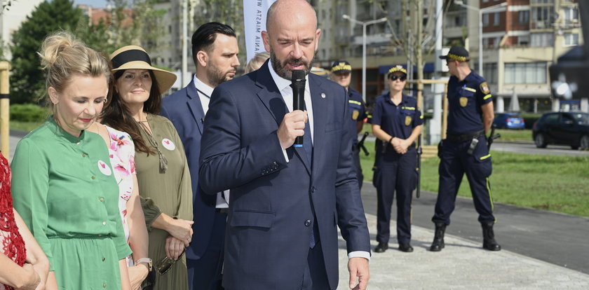 Prezydent otwierał bulwar z ochroną. Grożą mu śmiercią. "Zadźgam cię jak Adamowicza... Poderżnę ci ten głupi łeb"