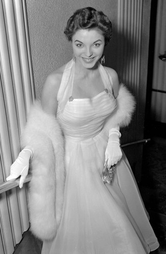 Joan Collins w roku 1952