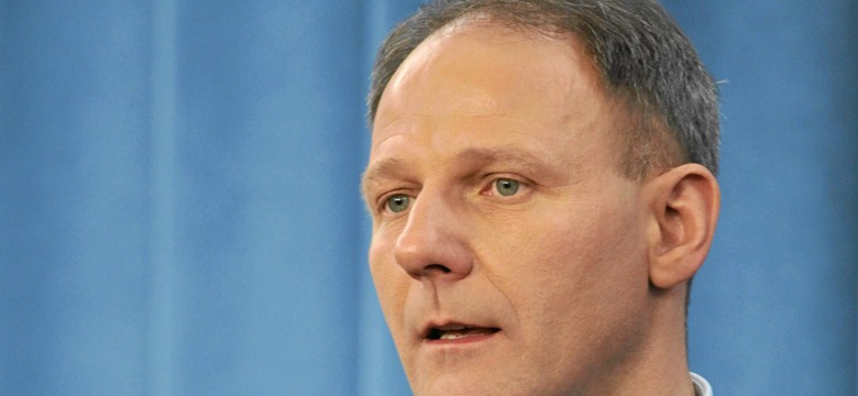 Protasiewicz w bagnie. Pogrąża się z każdym ruchem. KOMENTARZ