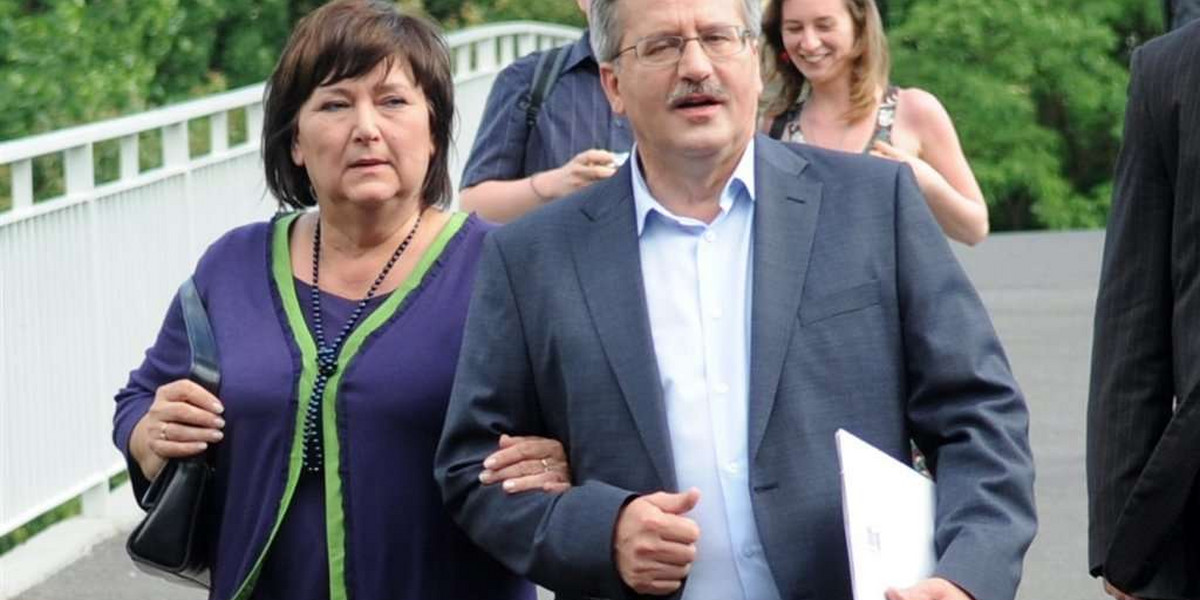 Komorowski nie wie, do której się głosuje?