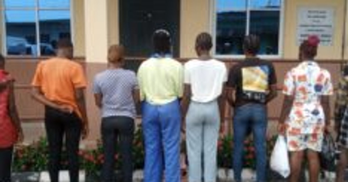Immigration foils attempt to smuggle 7 Nigerian girls to Burkina Faso - Vimarsana News