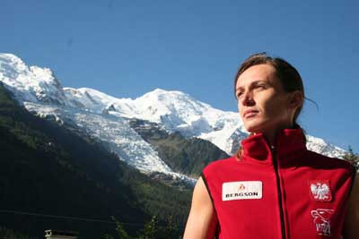 Edyta Ropek, w tle szyt Mont Blanc, fot. Łukasz Świrk