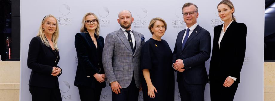 Od lewej: Beata Czerwińska, dr Anna Suwalska, dr Łukasz Grzęda, Aleksandra Karasińska, prof. Mirosław Wielgoś, Joanna Gajewska