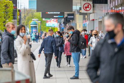 "Ogólnokrajowy lockdown nie ma sensu". Epidemiolog o czwartej fali COVID-19