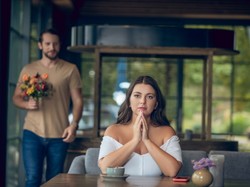 Niezręczne momenty na pierwszej randce. Zbadano, czym stresują się polscy single