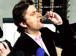 Czy Palikot ma problemy alkoholowe?