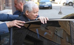 Fakt.pl: Kaczyński zrezygnuje za rok. Mazurek: Widać, że zaczyna się sezon ogórkowy