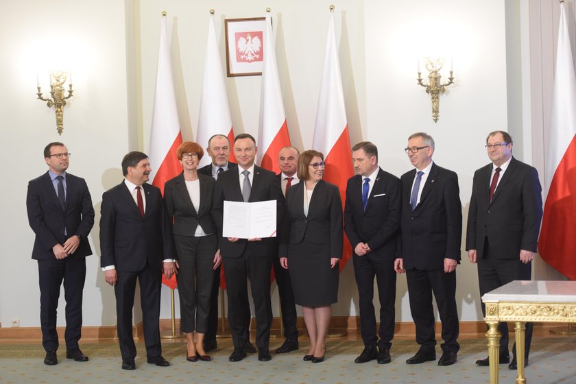 Prezydent podpisał ustawę o handlu w niedzielę