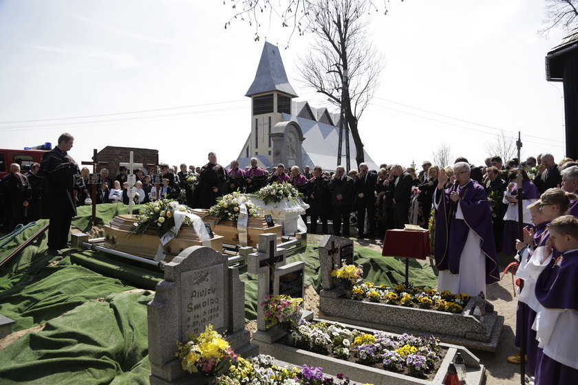 Pogrzeb rodziny, która zginęła w makabrycznym wypadku na Opolszczyźne