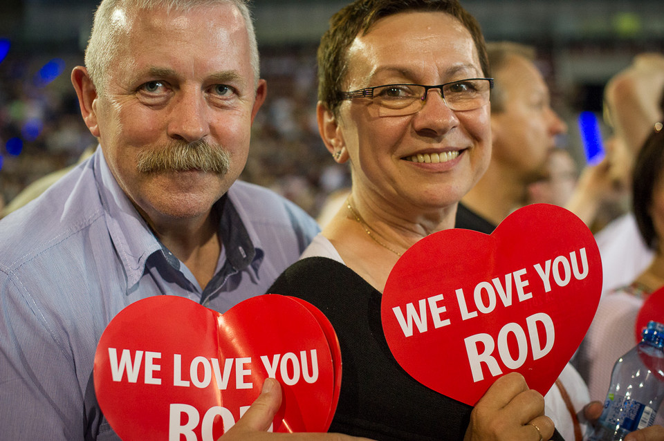 Publiczność na koncercie Roda Stewarta w Atlas Arenie w Łodzi