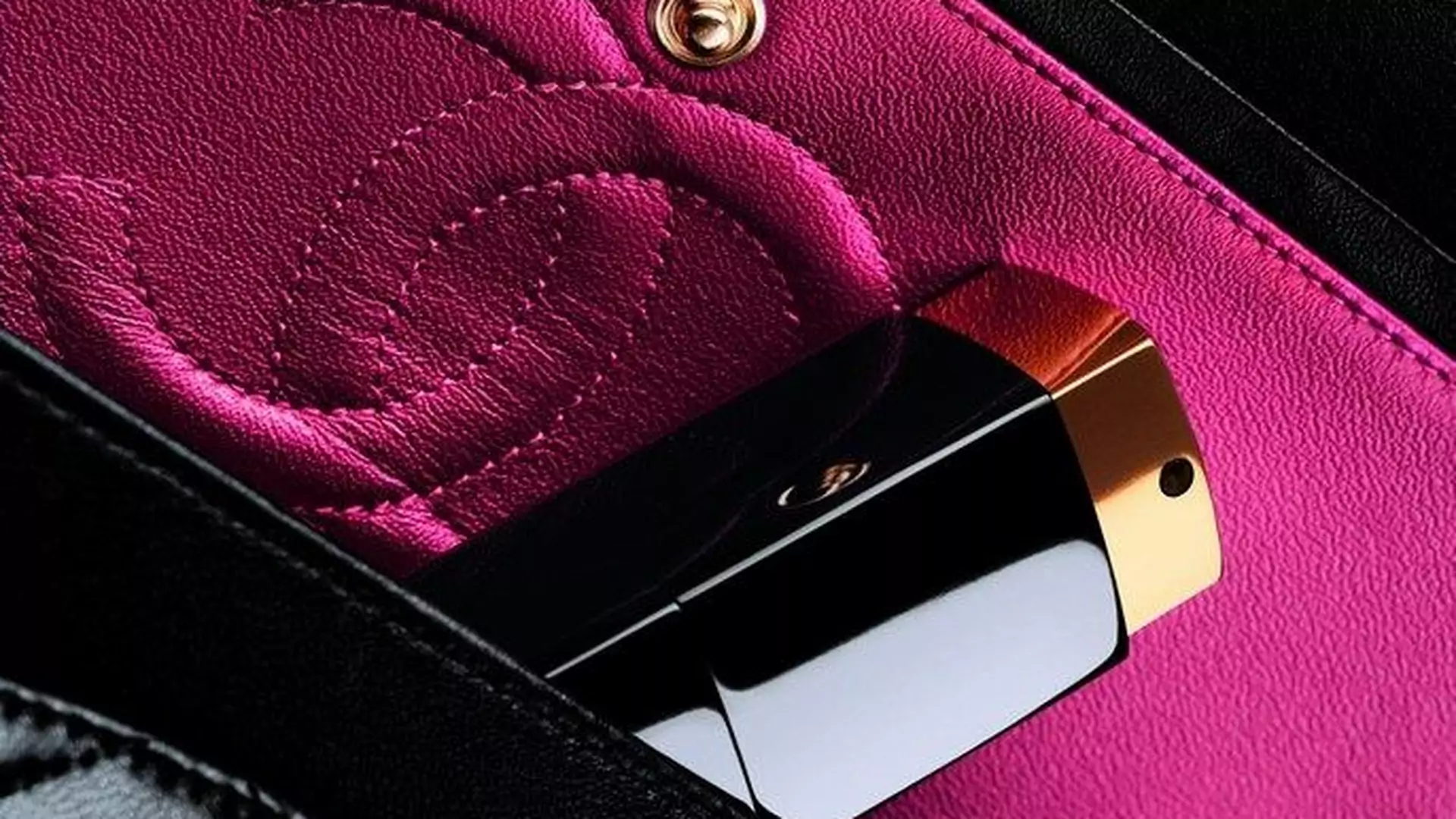 Luksus zawsze pod ręką: Chanel N°5 w wersji torebkowej