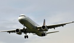 Nowy zakaz w samolotach. Od stycznia zaostrzają się przepisy