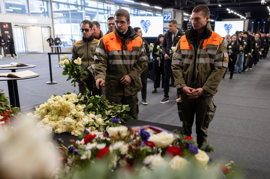 Vatrogasci odaju poštu stradalima u požaru u Švajcarskoj