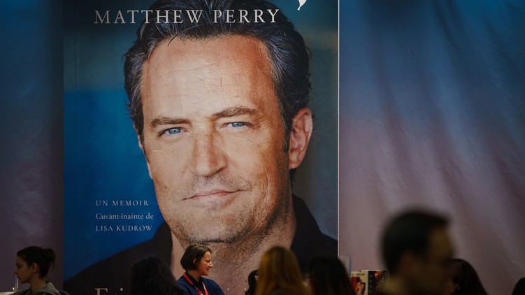 Matthew Perry halála függőség