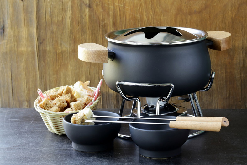 Zestaw do fondue / shutterstock 