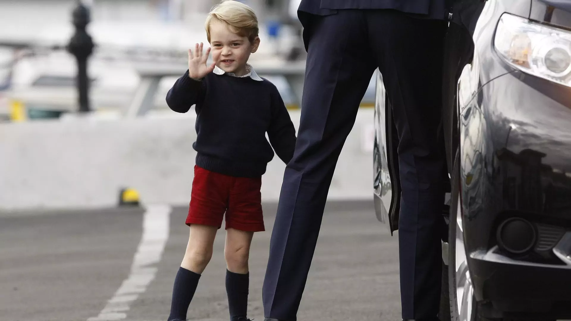 Czemu mały książę George zawsze ma na sobie szorty?
