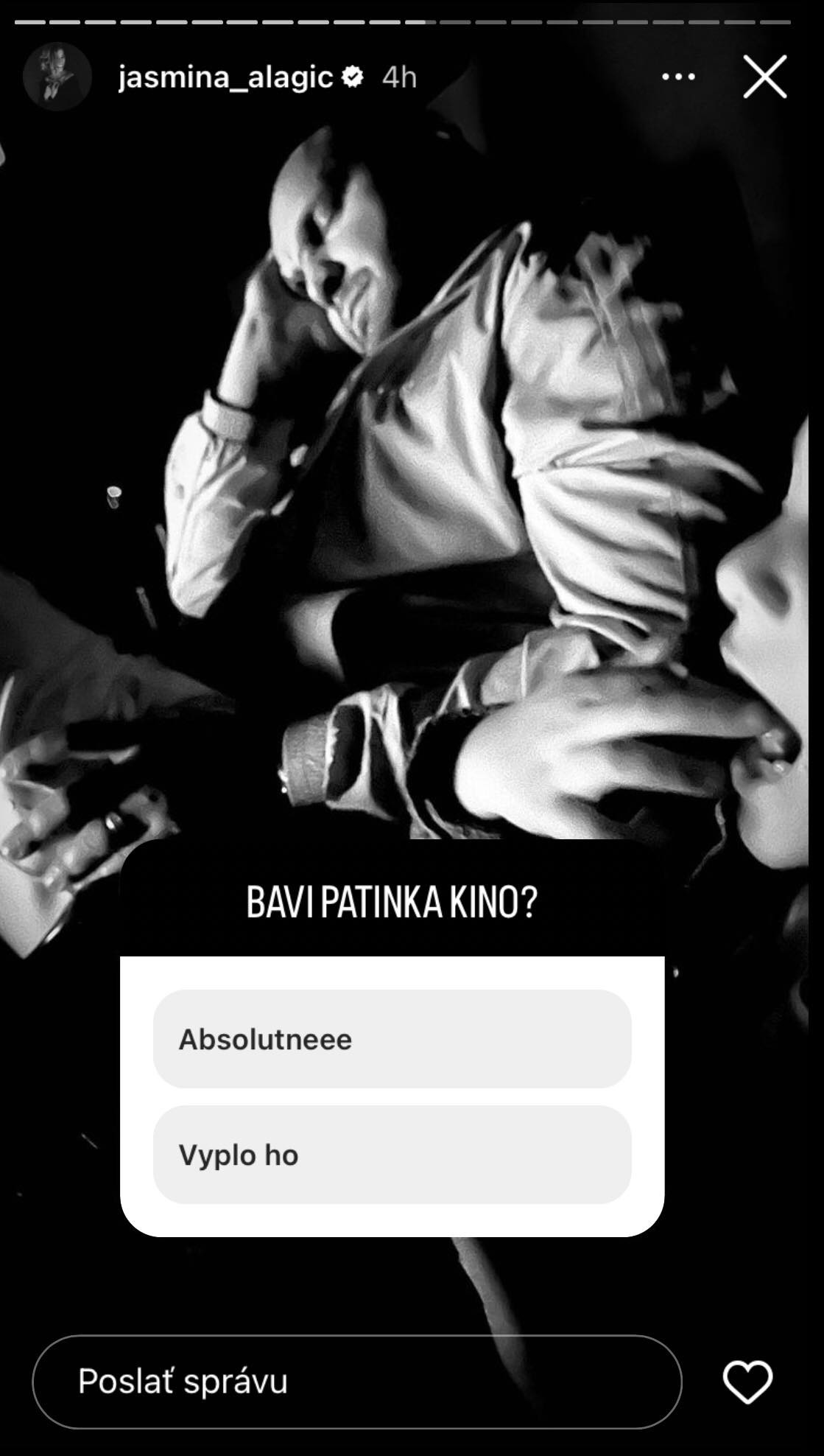 Jasmina bonzovala na manžela. 