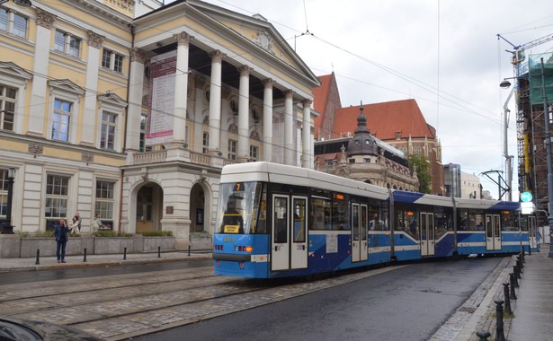 Wrocławianie kupują za dużo biletów? W przyszłym roku może być problem z komunikacją miejską