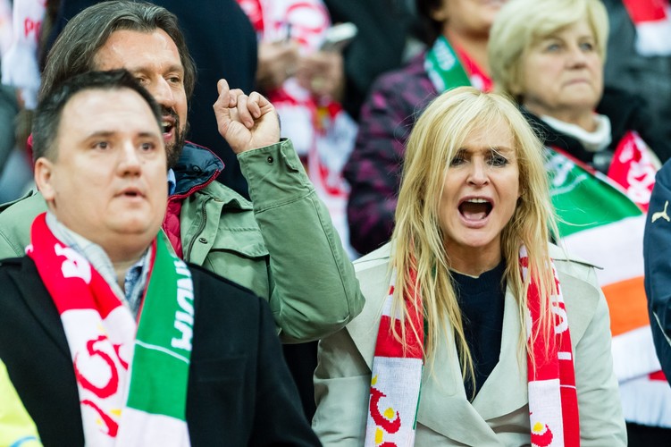 Monika Olejnik, czyli pierwszy kibic RP. Dziennikarka wierną fanką piłki nożnej