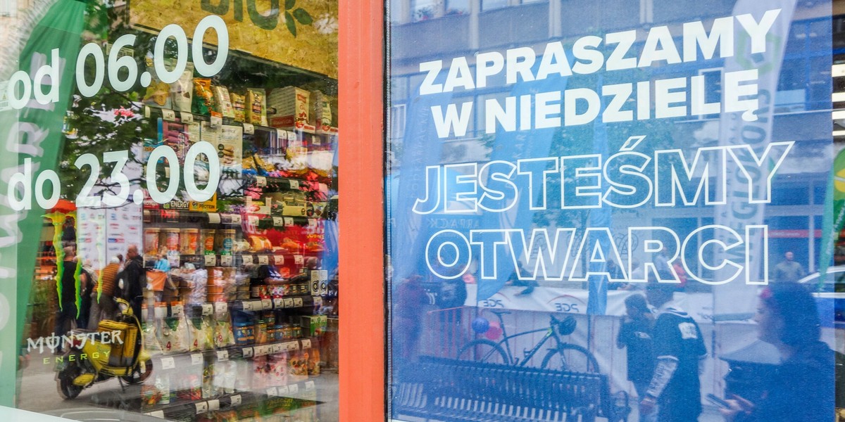 Zakaz handlu w niedziele wciąż można obejść.