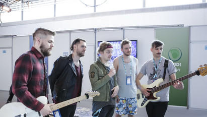 Gőzerővel készül az AWS zenekar az Eurovíziós Dalfesztivál elődöntőjére – fotók, videó